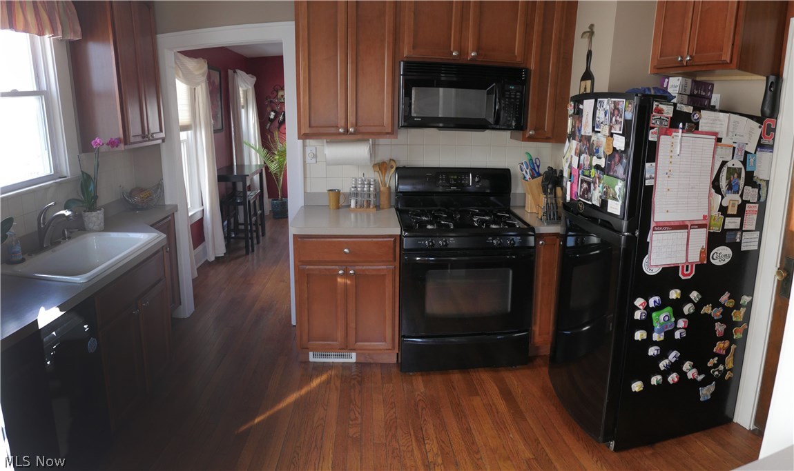 2428 Queenston Road Cleveland, OH 44118 - Photo 14 of 26 Gallery Image 14
