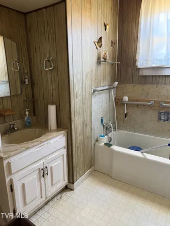 $147,900 | 16702 Wise Street, St. Paul, VA 24283