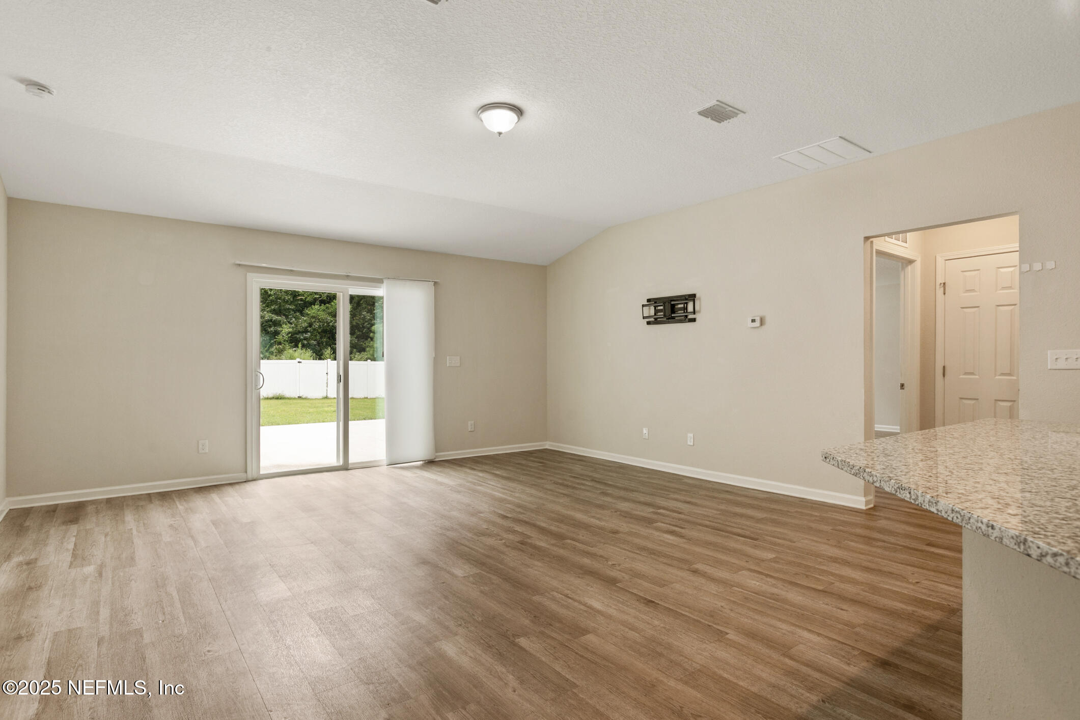 8882 Hogan Road Jacksonville, FL 32216 - Photo 14 of 42 Living Room
