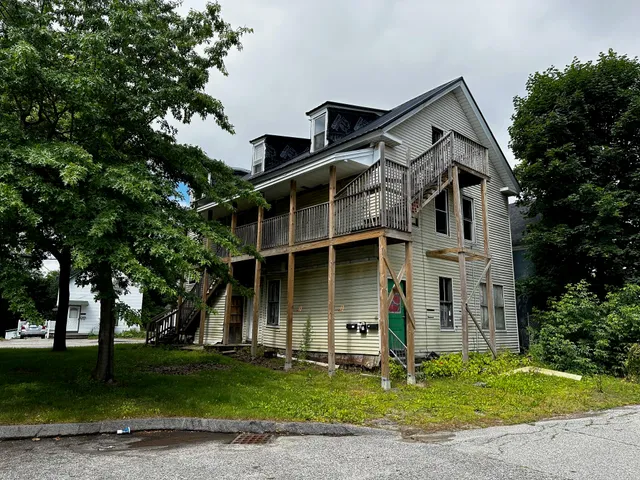 $159,900 | 280 Lincoln Street, Lewiston, ME 04240