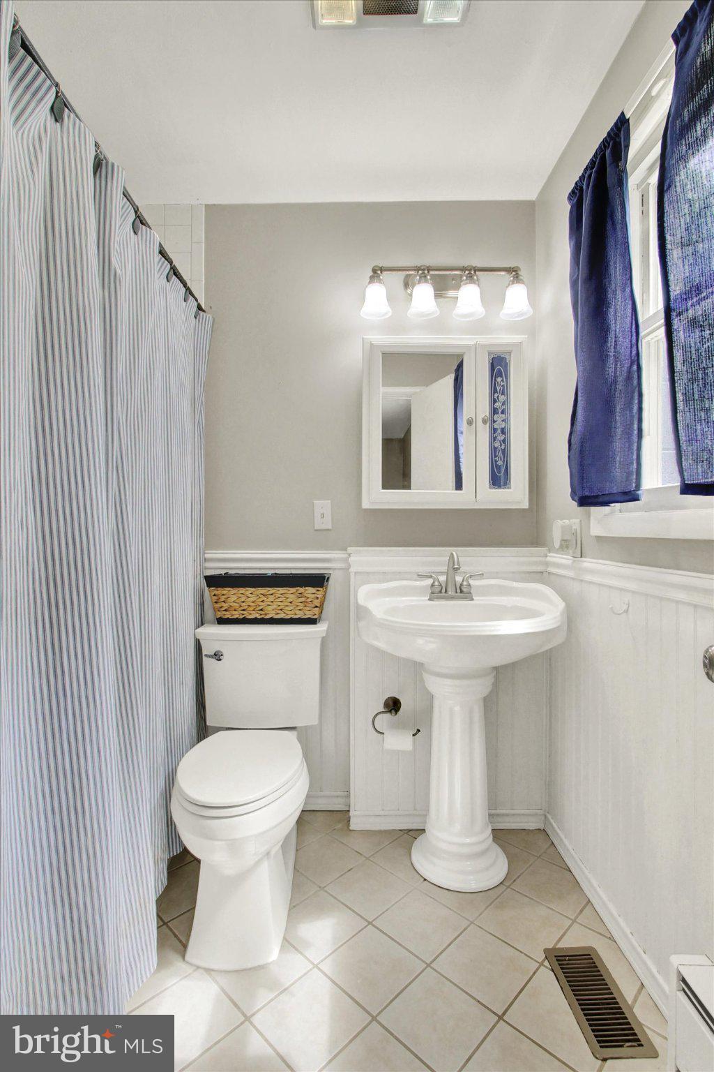 2245 Dr Stitely Road New Windsor, MD 21776 - Photo 17 of 33 Primary Bathroom