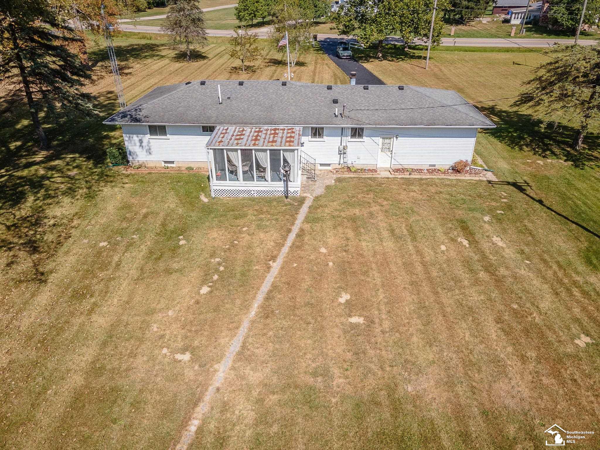 3563 Blue Bush Road Monroe, MI 48162 - Photo 51 of 53 50156006-d4294d74-d386-4ceb-a9bb-649008d43005.JPG