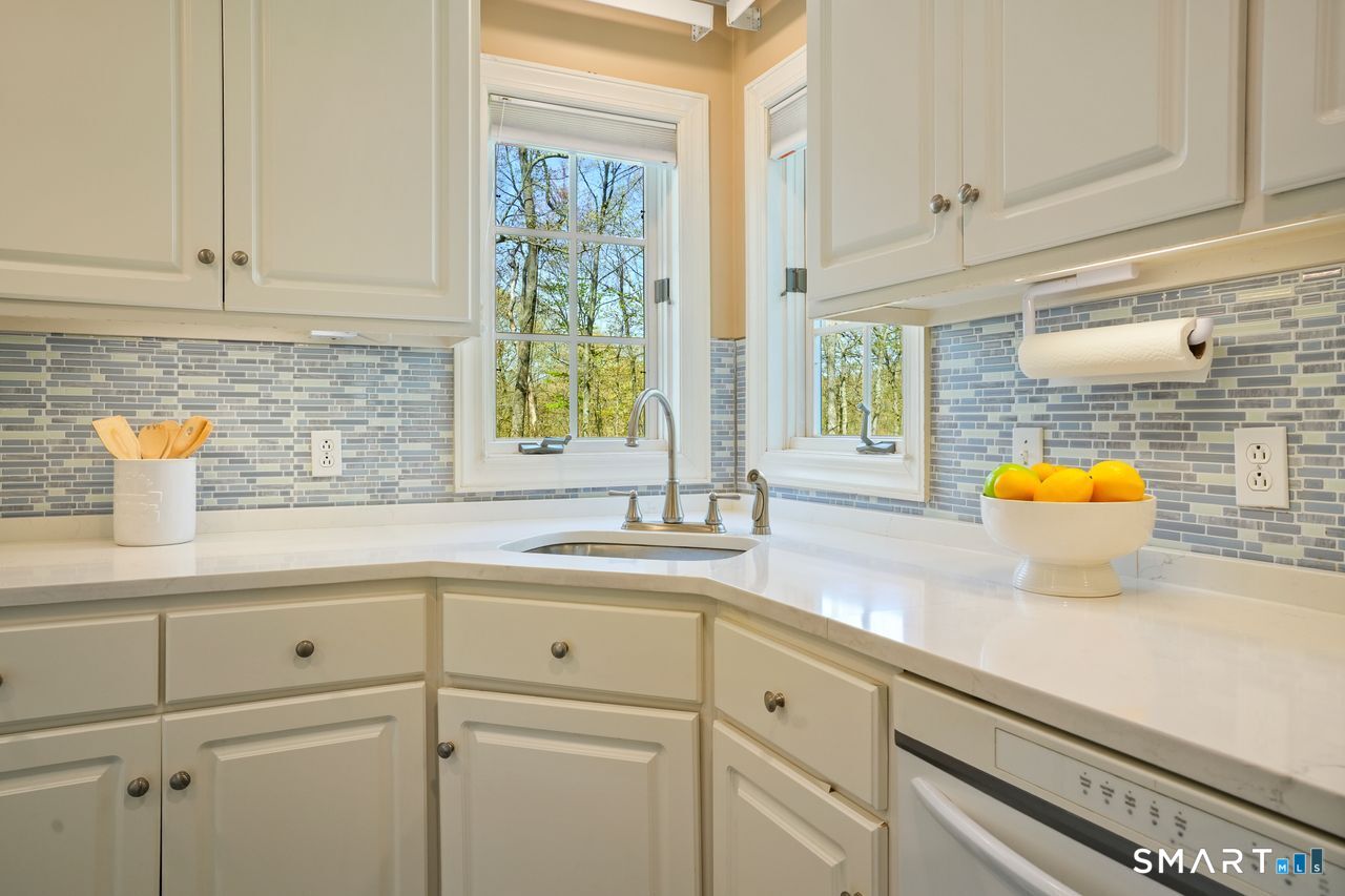 23 Rockridge Terrace Prospect, CT 06712 - Photo 19 of 38