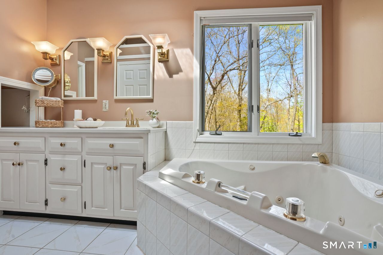 23 Rockridge Terrace Prospect, CT 06712 - Photo 26 of 38 Tub & Shower