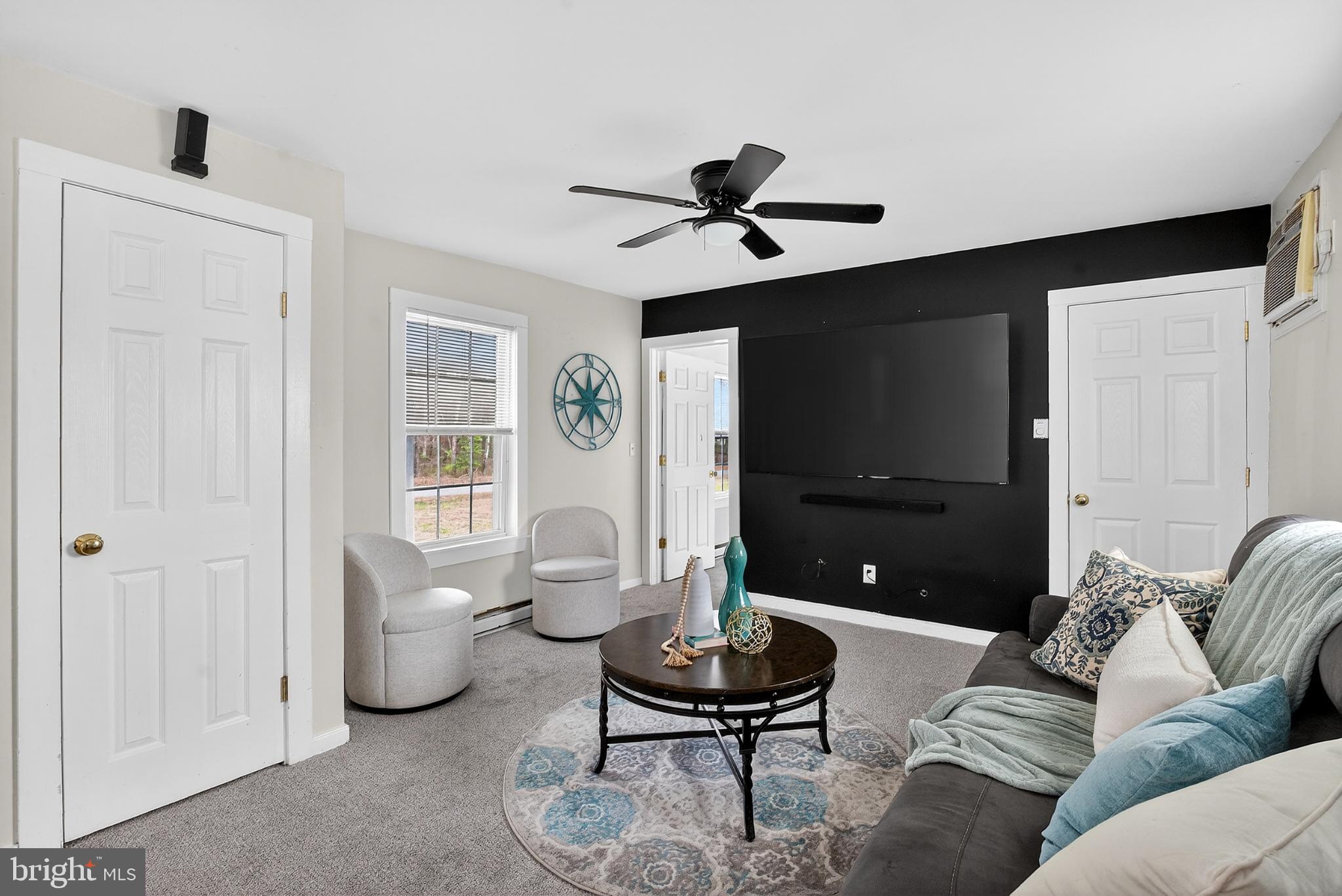 18290 Winston Loop Hanover, VA 23069 - Photo 9 of 23 Modern living space with stylish accents.