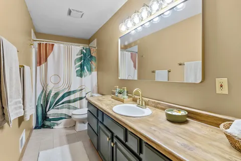 $420,000 | 408 Dunford Drive, Burlington, WI 53105