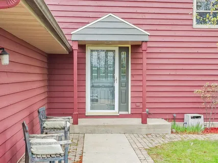 $420,000 | 408 Dunford Drive, Burlington, WI 53105