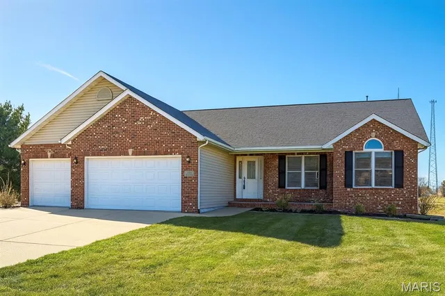 $349,000 | 421 Trotter Drive, Hamel, IL 62046
