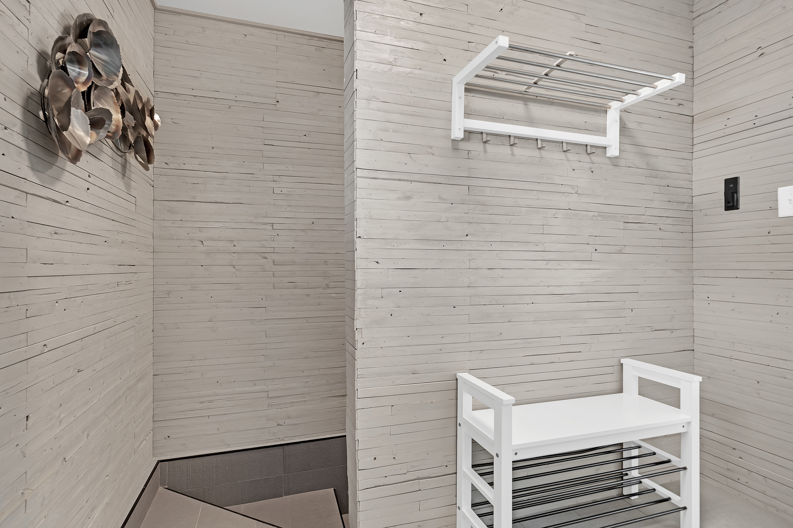 2417 Sand Lake Road Lindenhurst, IL 60046 - Photo 15 of 33