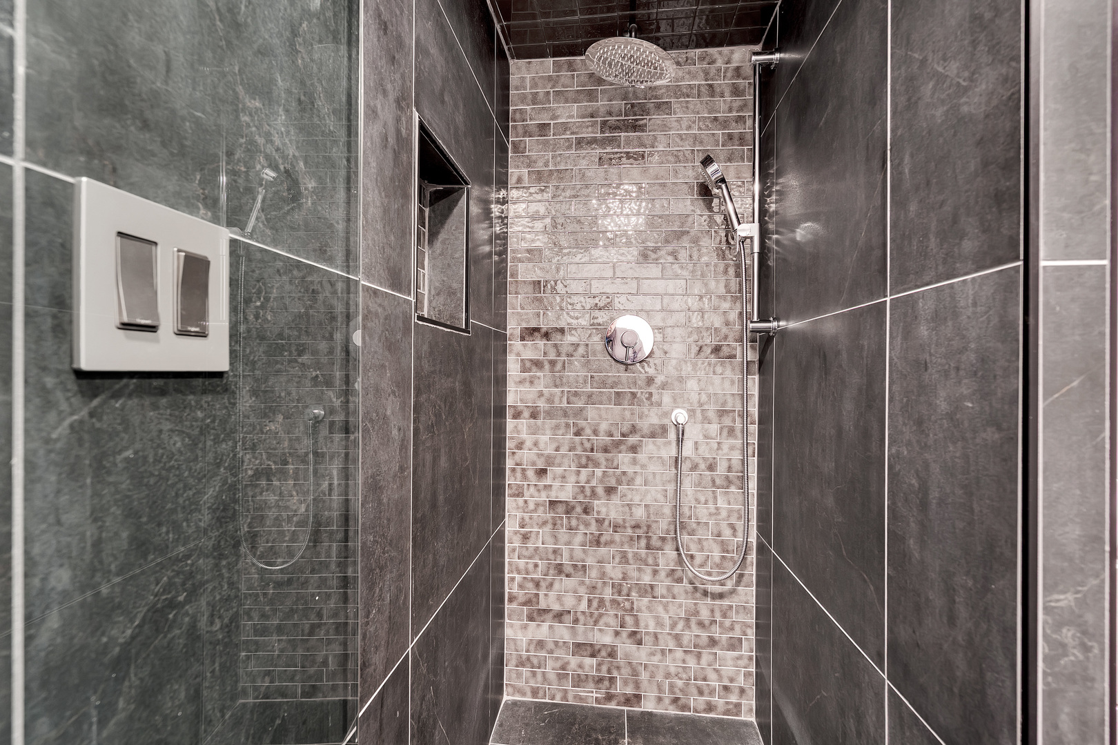 2417 Sand Lake Road Lindenhurst, IL 60046 - Photo 22 of 33