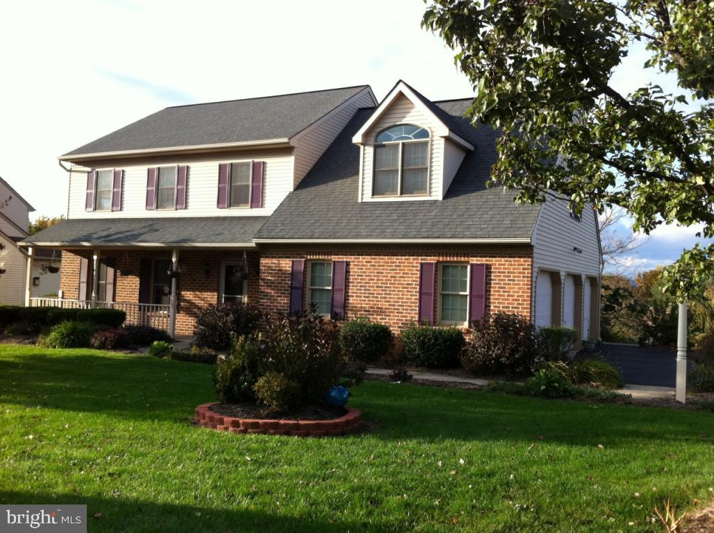 31 Diane Avenue Lititz, PA 17543 - Photo 2 of 28