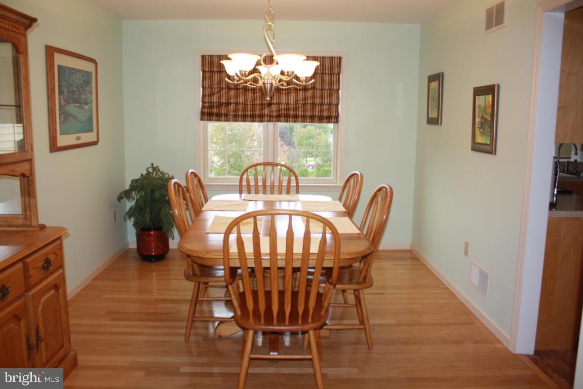 31 Diane Avenue Lititz, PA 17543 - Photo 7 of 28