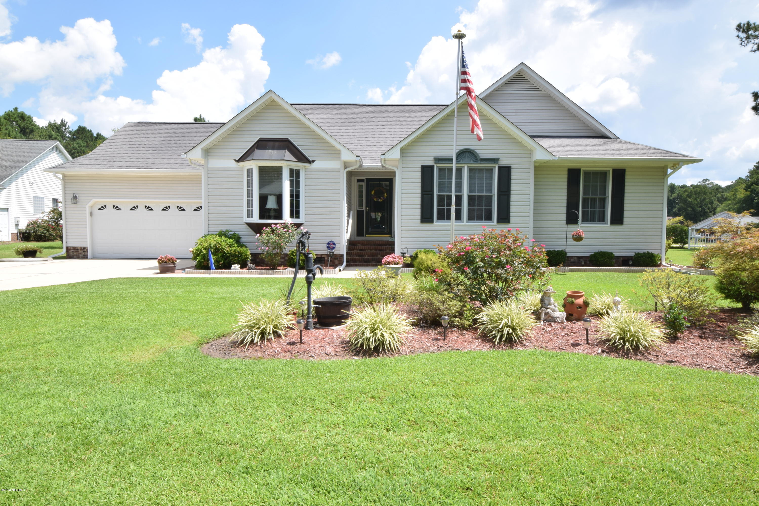 201 Dobbs Spaight Road New Bern, NC 28562 - Photo 1 of 42 1