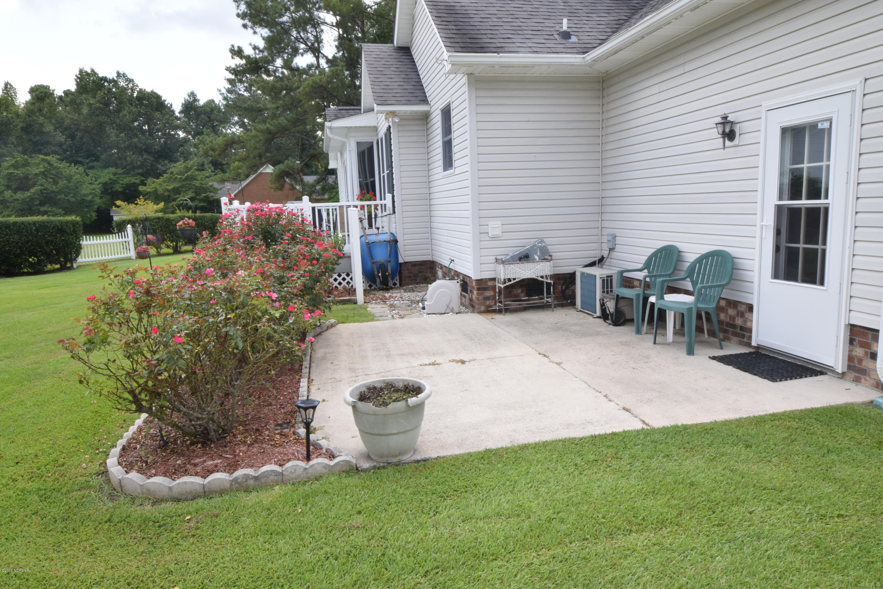201 Dobbs Spaight Road New Bern, NC 28562 - Photo 32 of 42 29