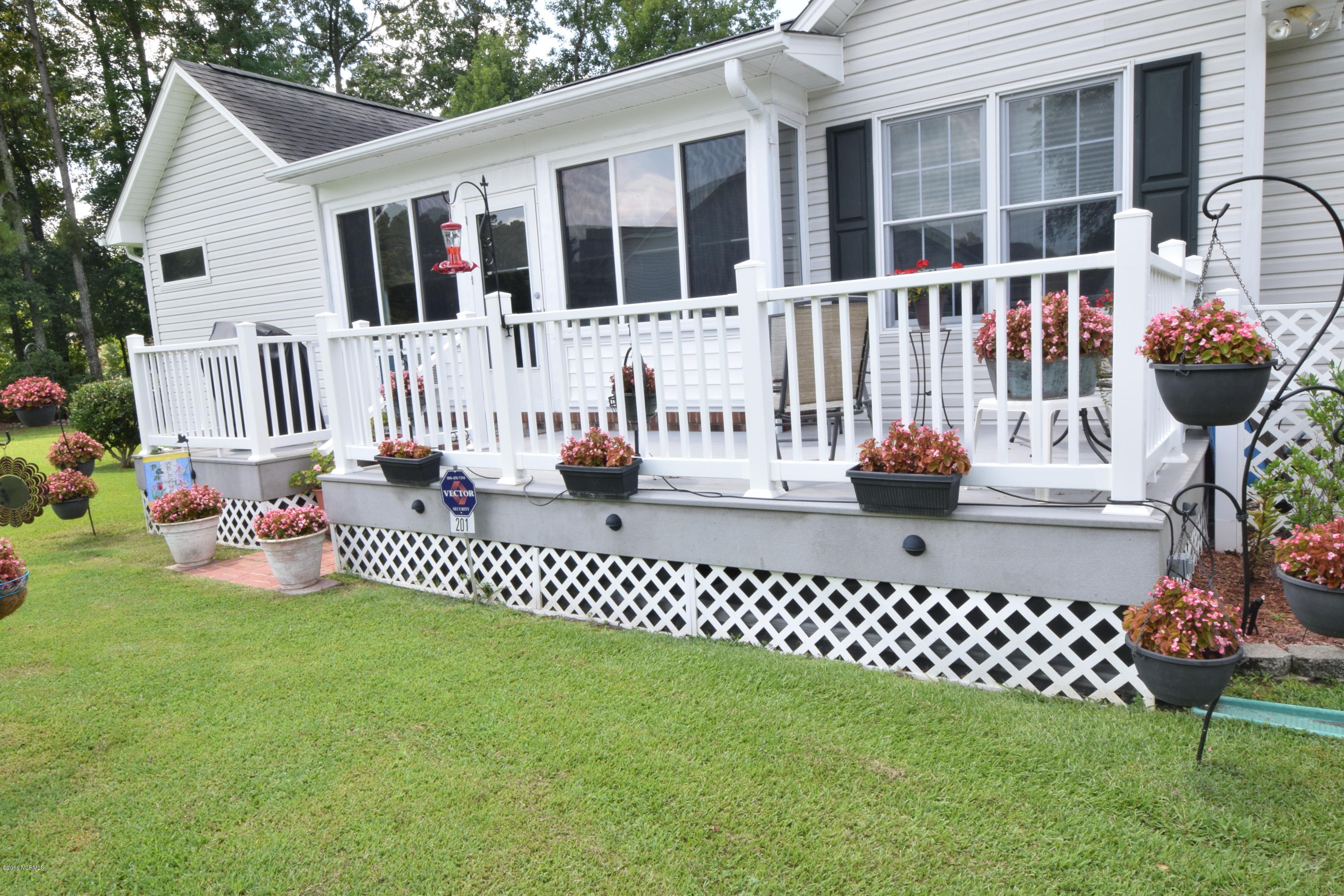 201 Dobbs Spaight Road New Bern, NC 28562 - Photo 34 of 42 31
