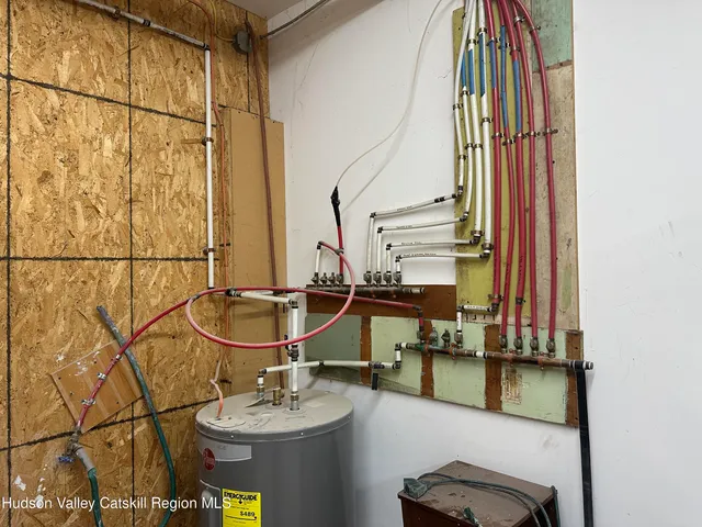 $985,000 | 40-67 Popstone Road, Stone Ridge, NY 12484