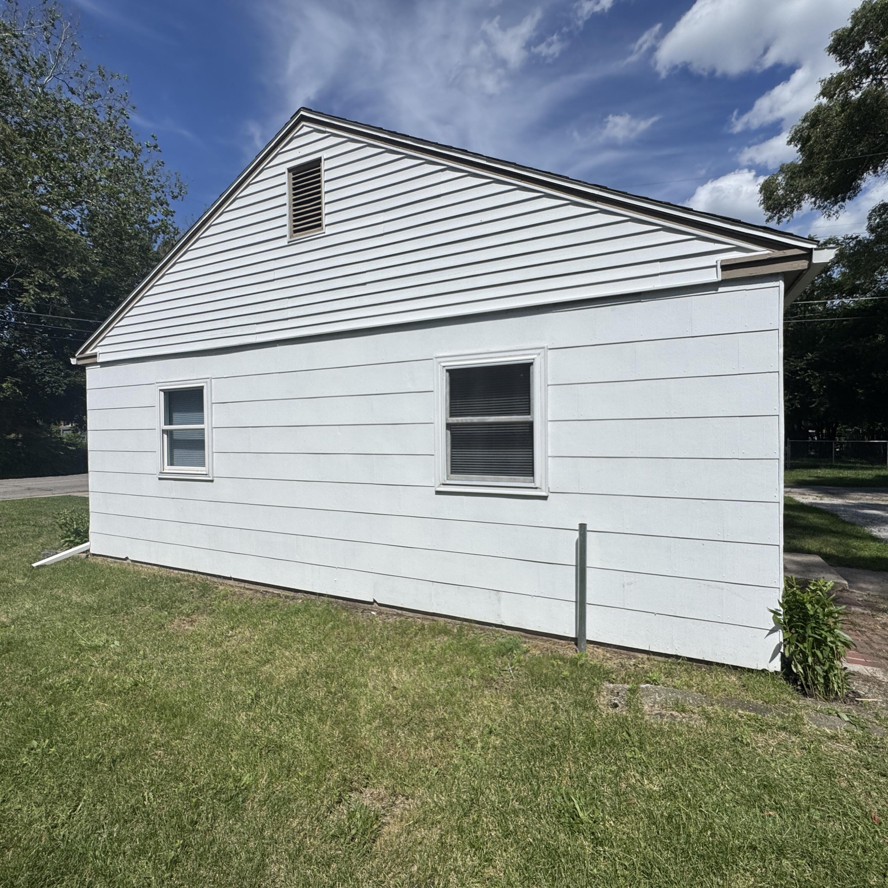 1305 Springland Avenue Michigan City, IN 46360 - Photo 13 of 16 3000x3000
