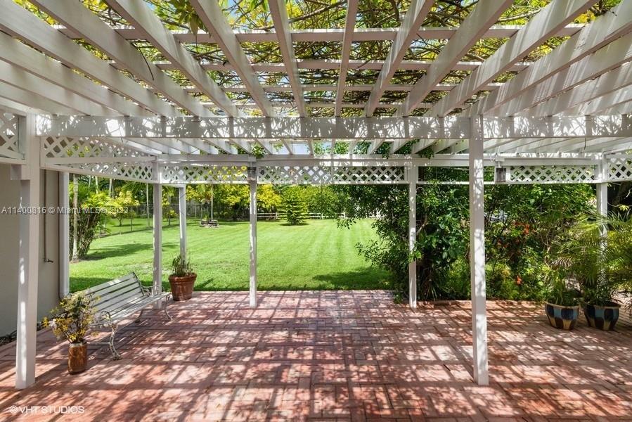 Tamiami Miami, FL 33175 - Photo 16 of 21 TRELLIS GARDEN