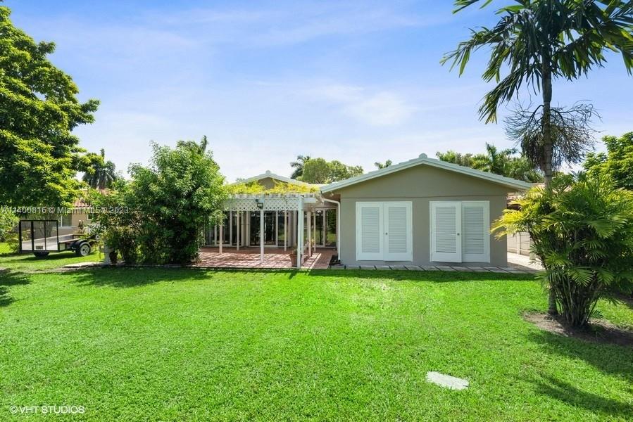 Tamiami Miami, FL 33175 - Photo 17 of 21 BACKYARD