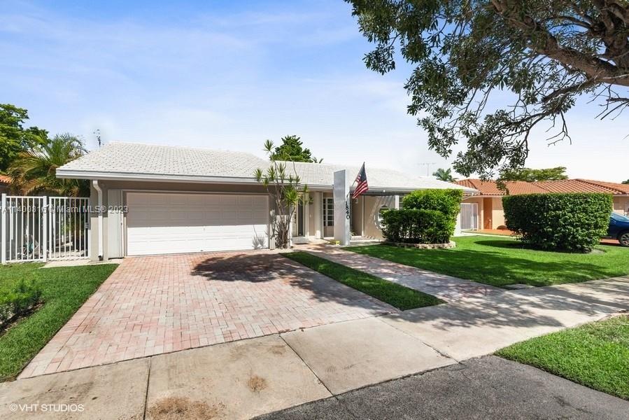 Tamiami Miami, FL 33175 - Photo 5 of 21 DRIVEWAY