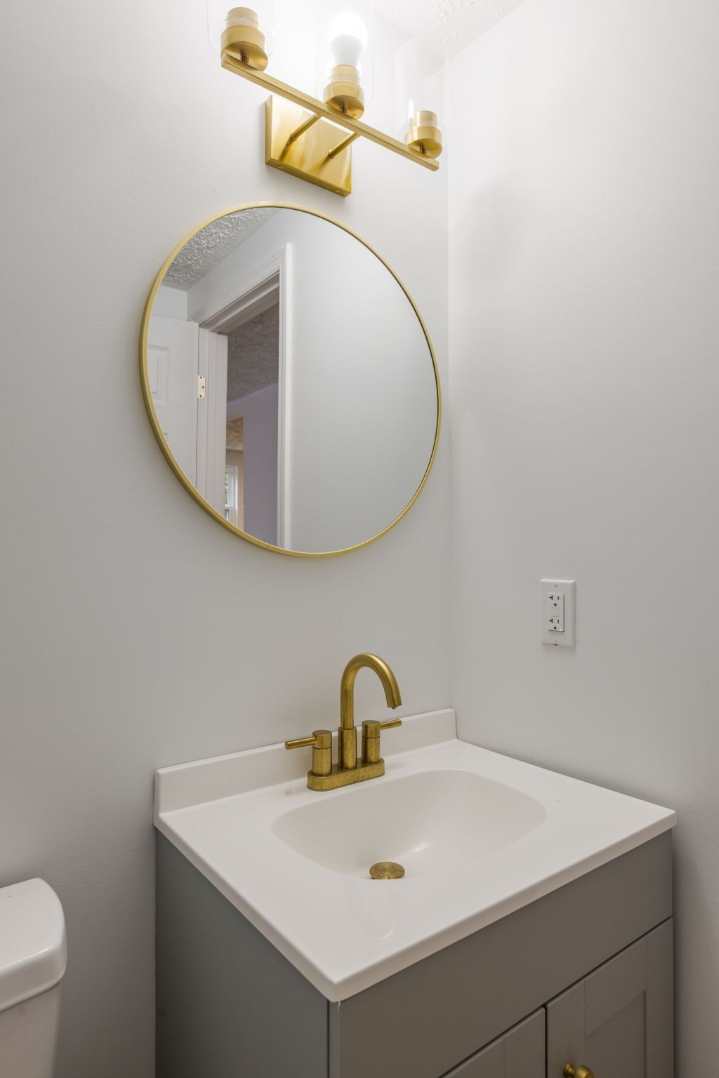 415 Durrett Street Springfield, TN 37172 - Photo 18 of 54 a close view of sink a washer and dryer