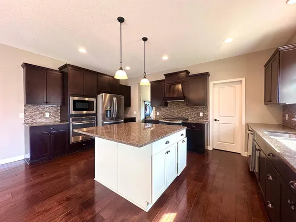 $3,500 | 3379 Ridgestone Way, Woodbury, MN 55129