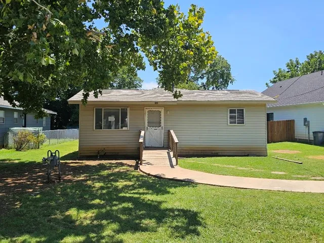 $129,000 | 536 Bryant Avenue, Midlothian, TX 76065