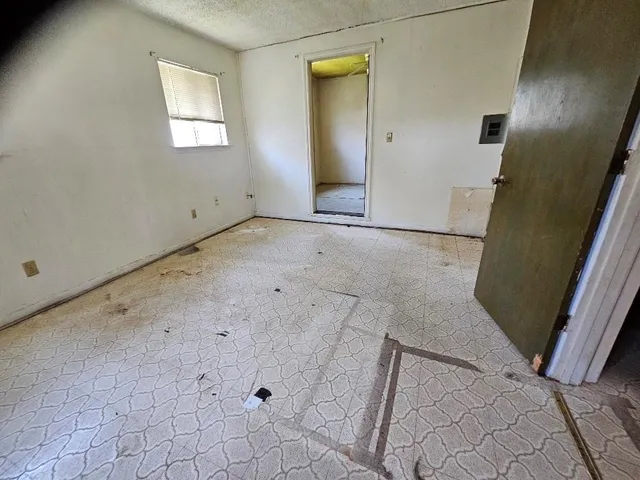 $129,000 | 536 Bryant Avenue, Midlothian, TX 76065