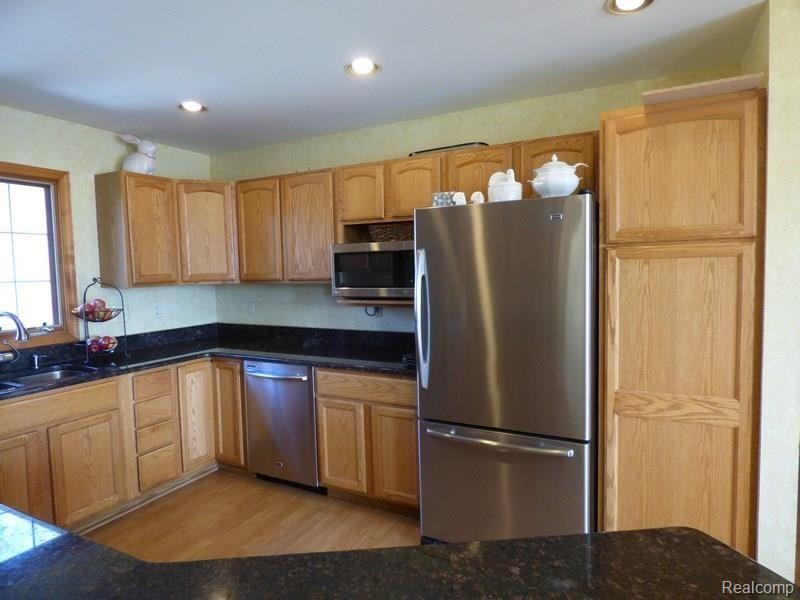 8602 Hyne Road Brighton, MI 48114 - Photo 9 of 34 Hyne 012.jpg
