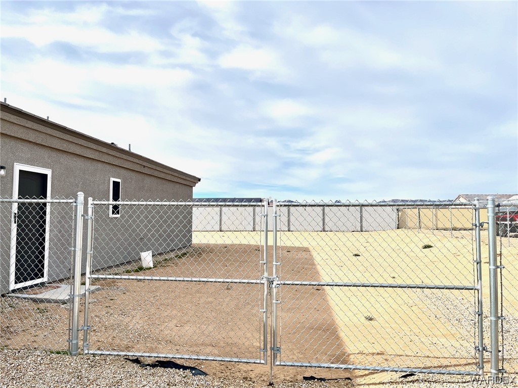 471 Mormon Flat Road Golden Valley, AZ 86413 - Photo 18 of 24