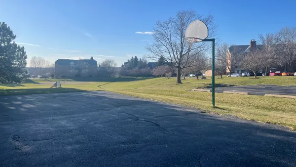 $1,295 | 4301 West Shamrock Lane, Unit 2D, McHenry, IL 60050