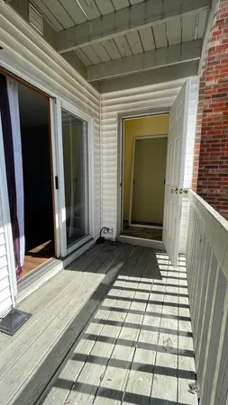 $1,295 | 4301 West Shamrock Lane, Unit 2D, McHenry, IL 60050