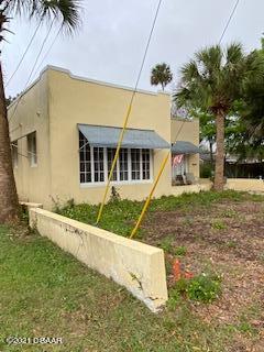 404 North Ridgewood Avenue Edgewater, FL 32132 - Photo 3 of 9 IMG_1061 (1)