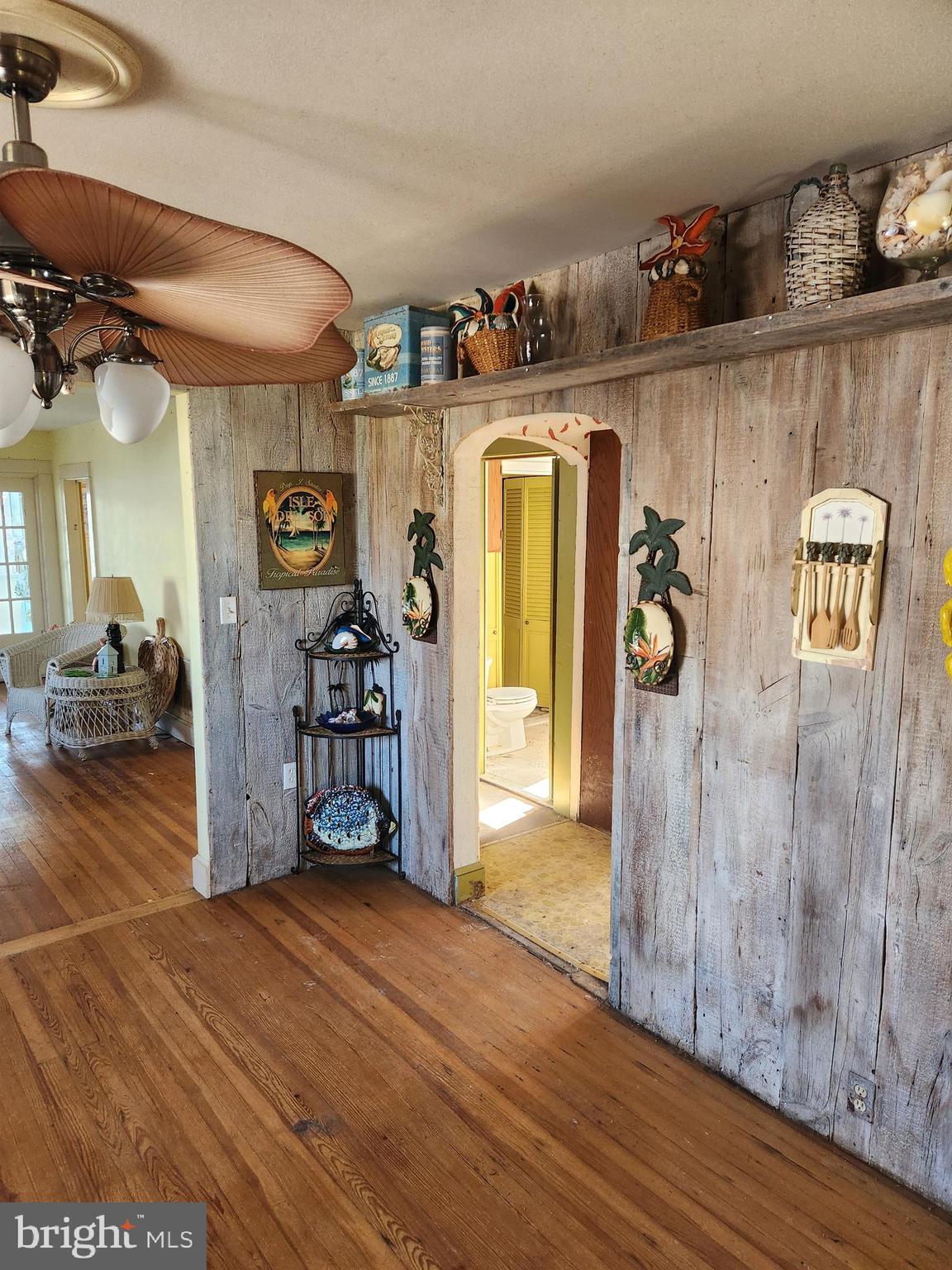 7805 SW Road Pasadena, MD 21122 - Photo 12 of 30 Gallery Image 12