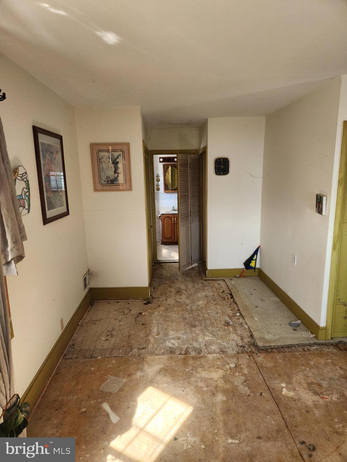 7805 SW Road Pasadena, MD 21122 - Photo 17 of 30 Gallery Image 17