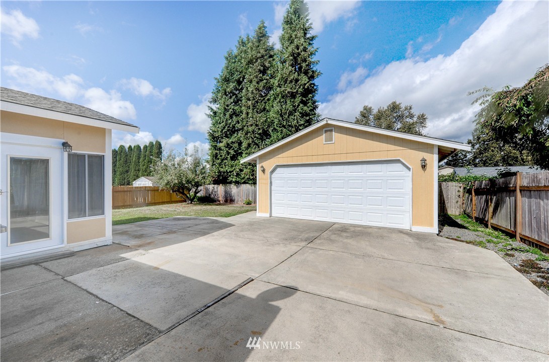 12690 Southeast 169th Street Renton, WA 98058 - Photo 2 of 21 Gallery Image 2