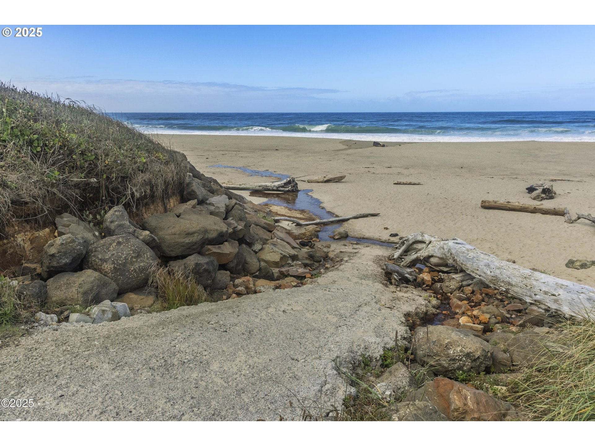 4875 Highway 101, Unit 96 Depoe Bay, OR 97341 - Photo 14 of 18 a view of beach and ocean