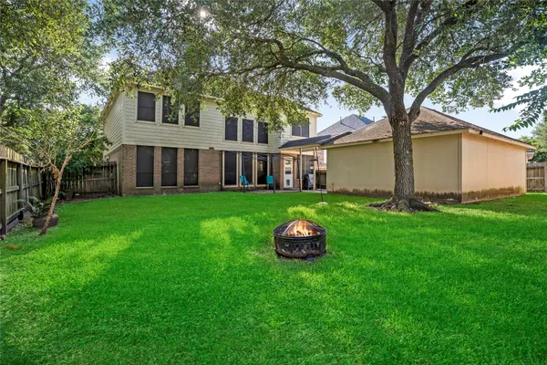 $2,750 | 122 Crystal Reef Drive, League City, TX 77573