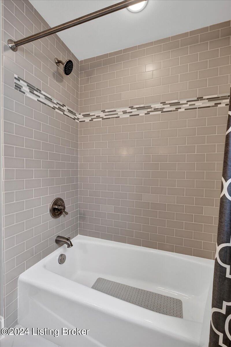 4015 Alton Road Louisville, KY 40207 - Photo 27 of 48 Full Bath