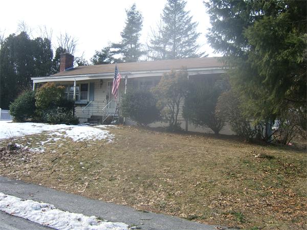 25 Phoenix Road Auburn, MA 01501 - Photo 2 of 11 Gallery Image 2