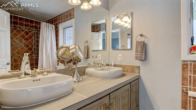 1494 Deerpath Road Franktown, CO 80116 - Photo 20 of 42 Gallery Image 20
