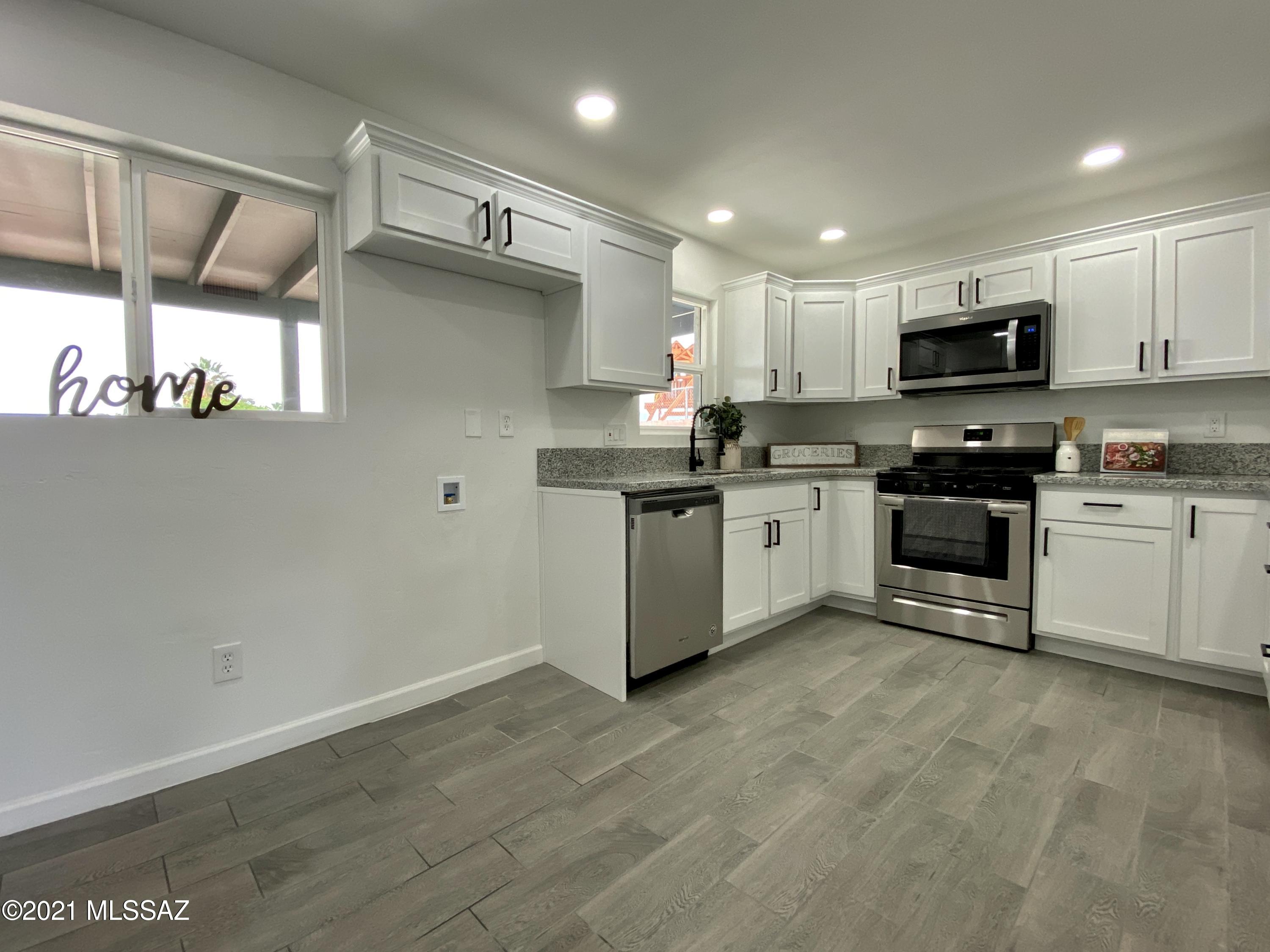9341 East Stella Road Tucson, AZ 85730 - Photo 13 of 36 Gallery Image 13