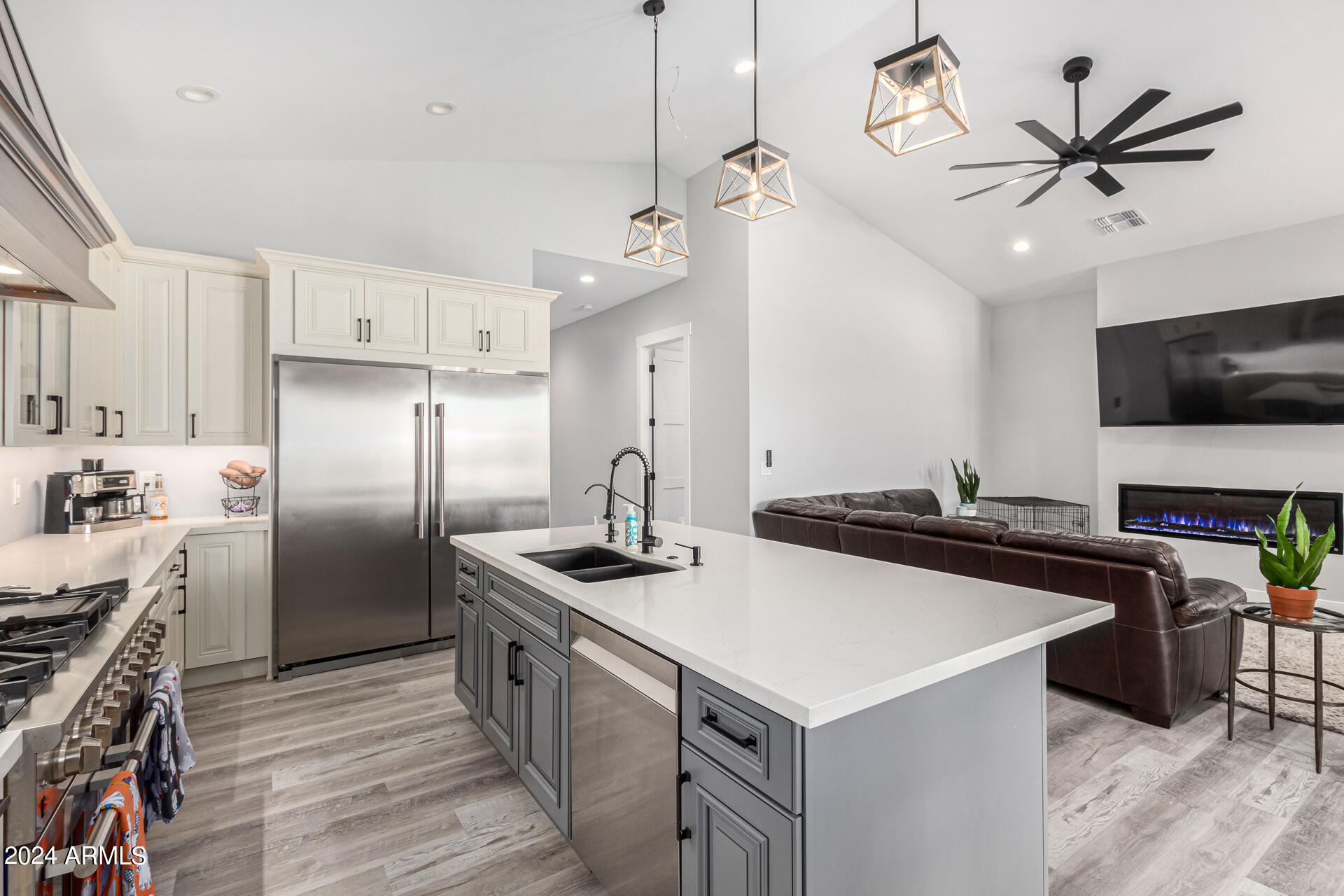708 West Tanya Road Phoenix, AZ 85086 - Photo 11 of 34 0010-10-Tanya