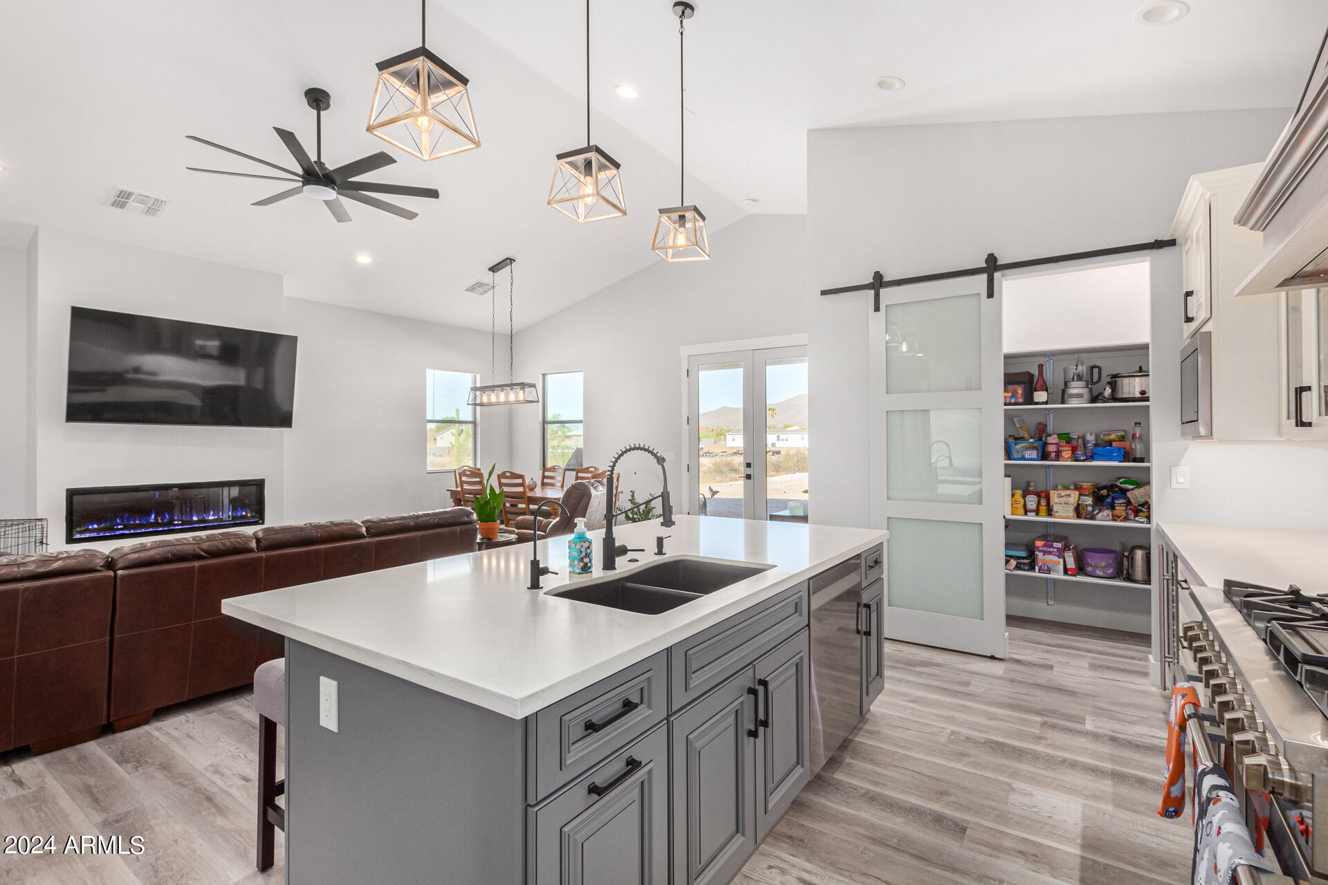 708 West Tanya Road Phoenix, AZ 85086 - Photo 13 of 34 0012-12-Tanya