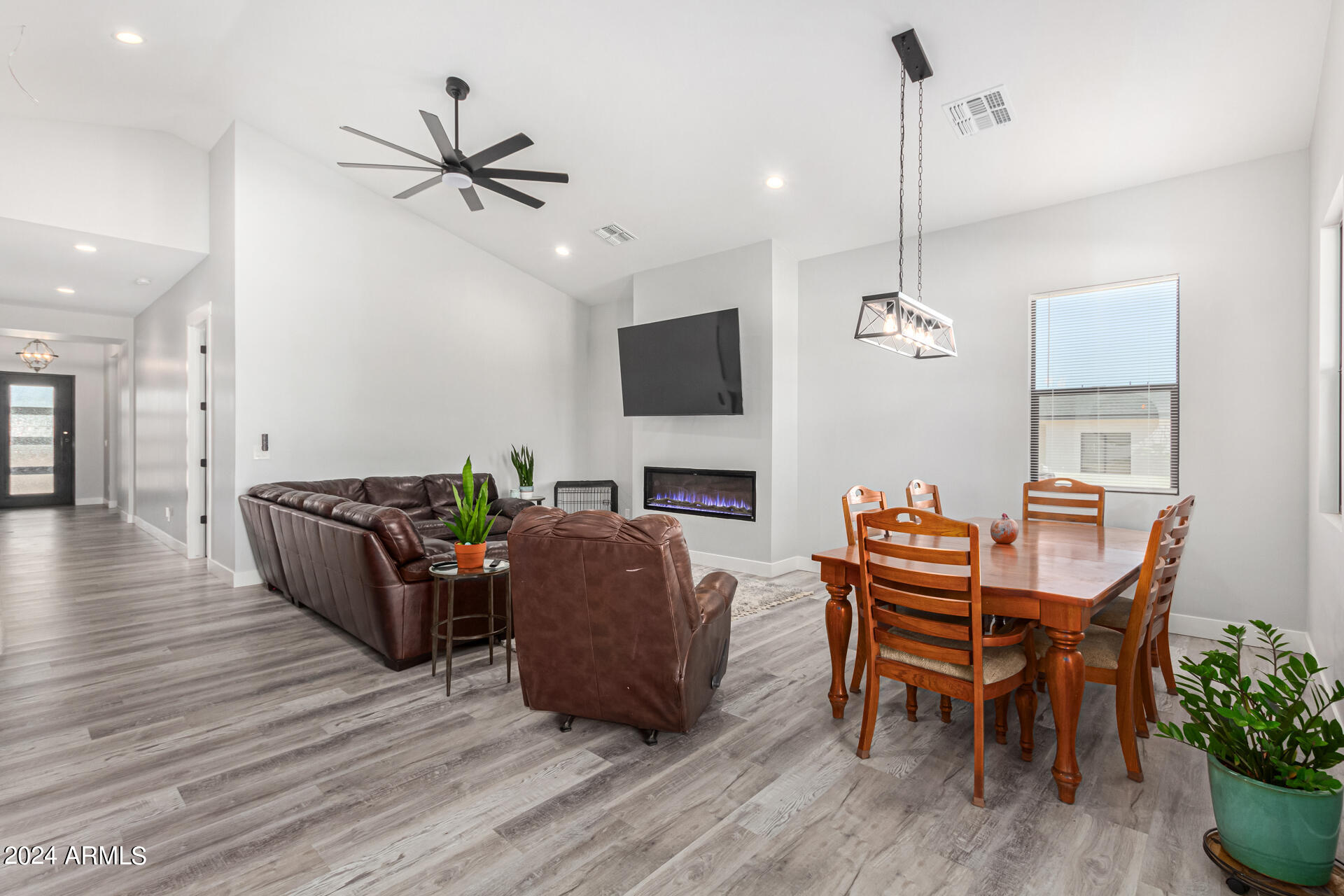 708 West Tanya Road Phoenix, AZ 85086 - Photo 8 of 34 0007-08-Tanya