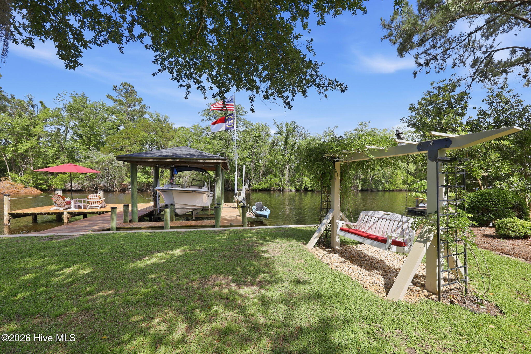 2406 Harbor Island Road New Bern, NC 28562 - Photo 13 of 72 11-web-or-mls-0C0A5871_edit