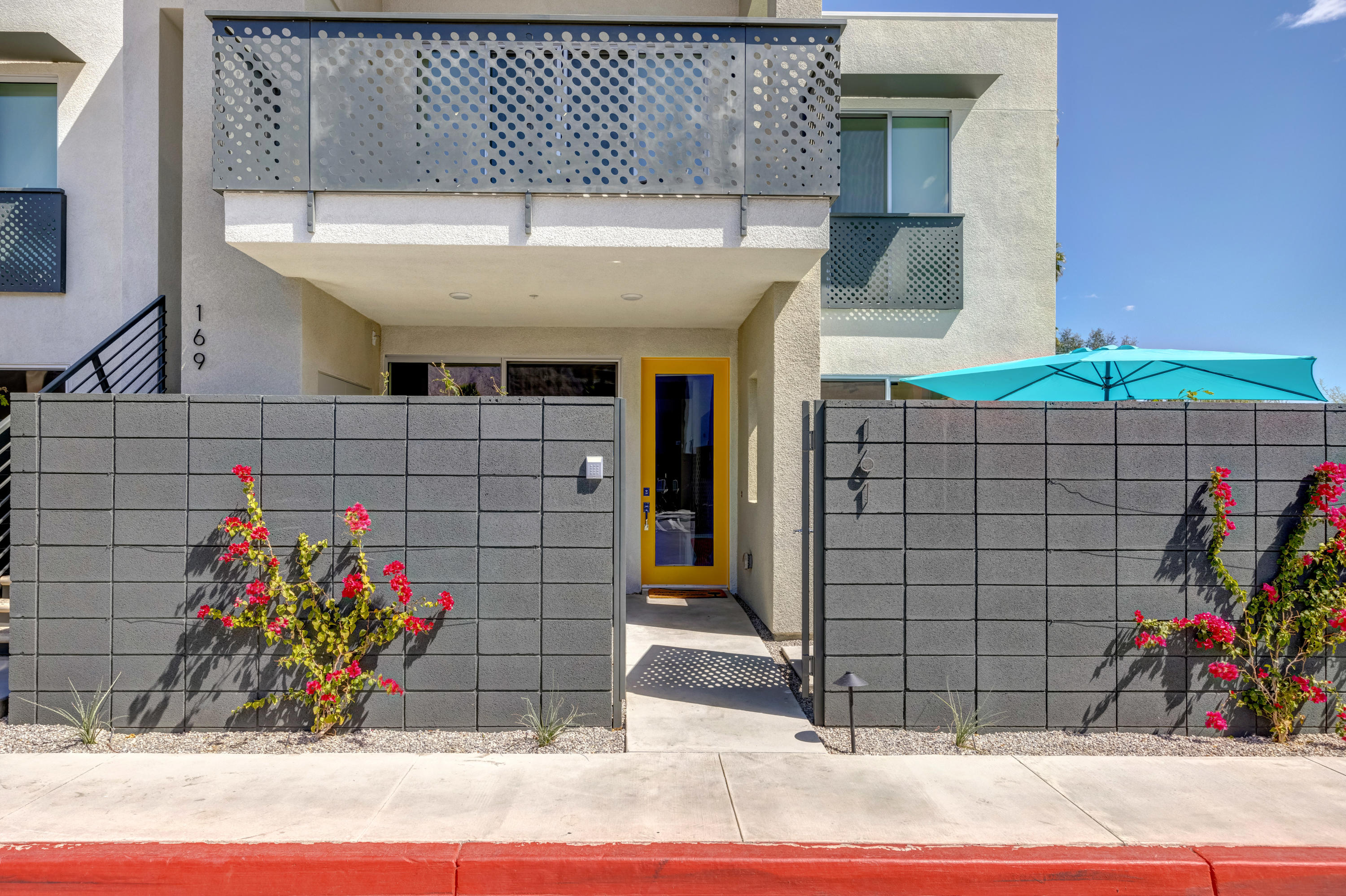 161 The River Palm Springs, CA 92262 - Photo 4 of 46 a view of a garage