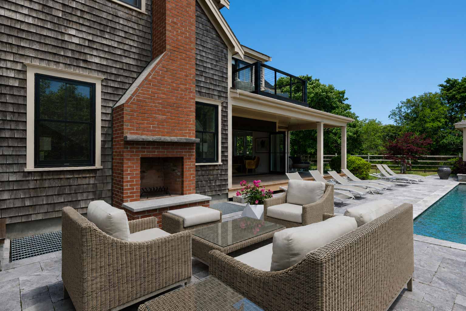14 Field Avenue Nantucket, MA 02554 - Photo 4 of 42
