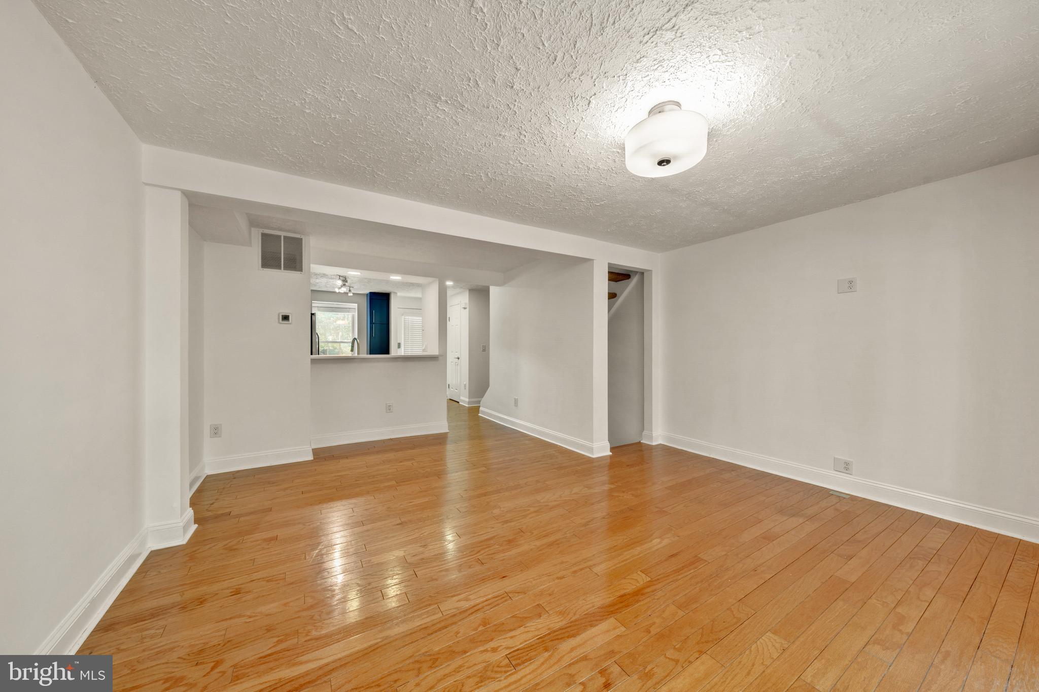 1931 Belmont Ridge Court Reston, VA 20191 - Photo 5 of 32