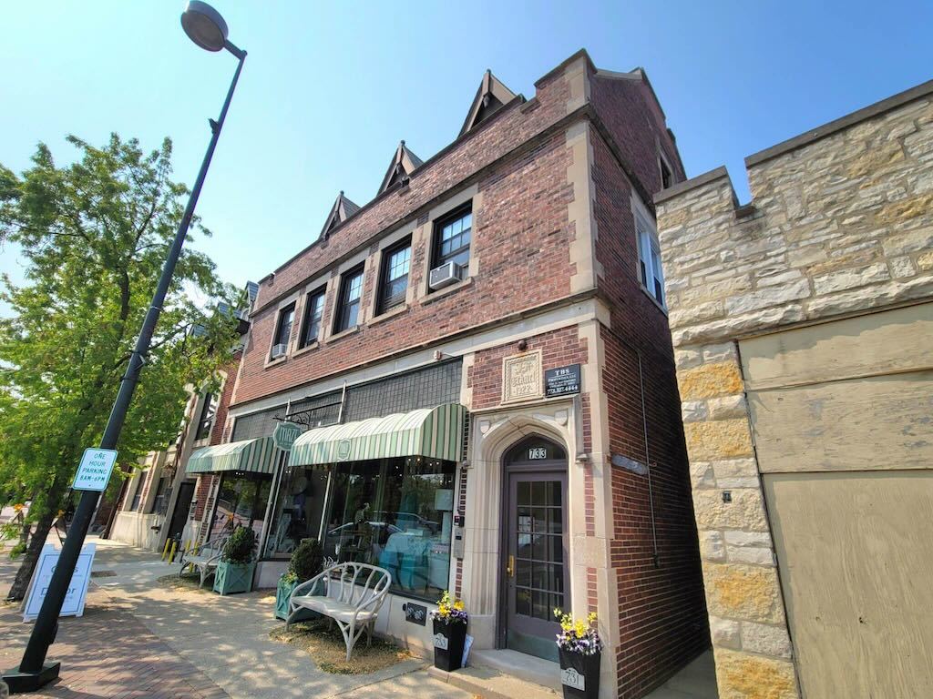 733 Elm Street, Unit 301 Winnetka, IL 60093 - Photo 1 of 20